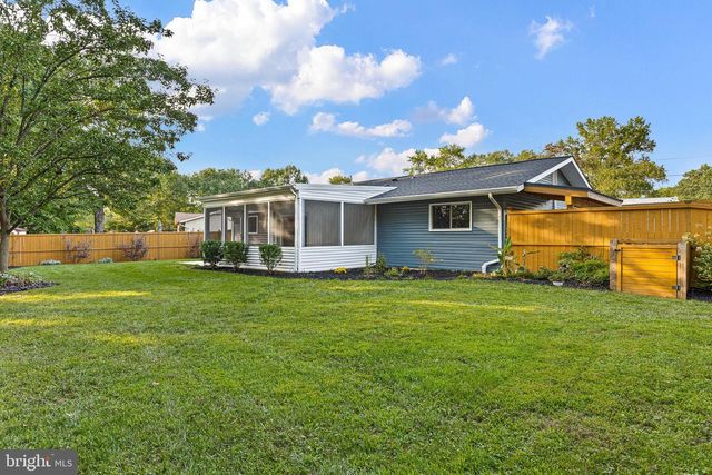 818 BRADFORD LN, Newark, DE 19711