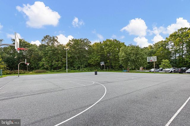 818 BRADFORD LN, Newark, DE 19711