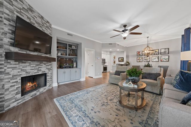 1001B Marina Cove Lane, Greensboro, GA 30642