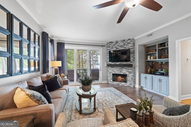1001B Marina Cove Lane, Greensboro, GA 30642