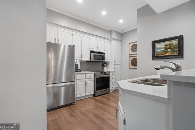 1001B Marina Cove Lane, Greensboro, GA 30642