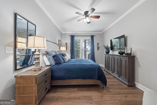 1001B Marina Cove Lane, Greensboro, GA 30642