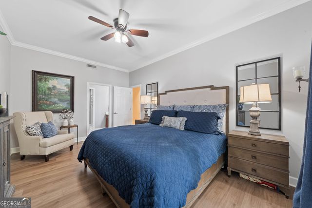 1001B Marina Cove Lane, Greensboro, GA 30642