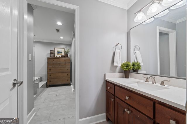 1001B Marina Cove Lane, Greensboro, GA 30642