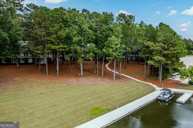 1001B Marina Cove Lane, Greensboro, GA 30642