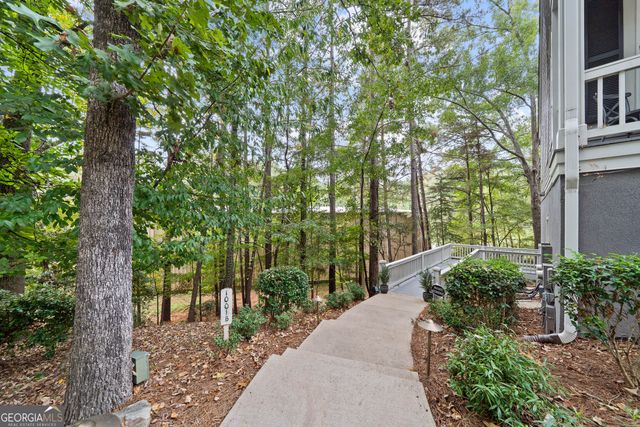 1001B Marina Cove Lane, Greensboro, GA 30642