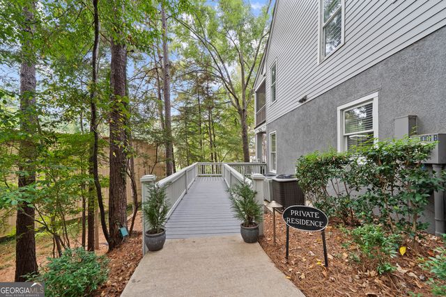 1001B Marina Cove Lane, Greensboro, GA 30642