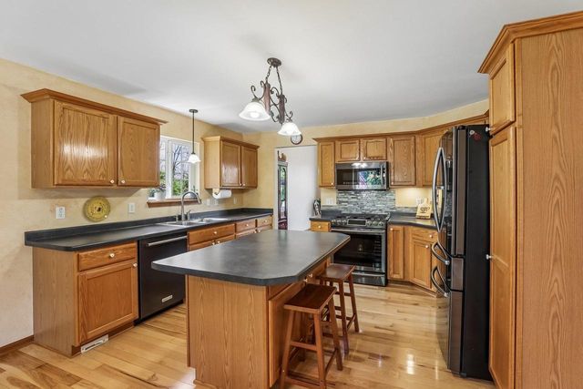 1085 Hillebrand Drive, Jefferson, WI 53549