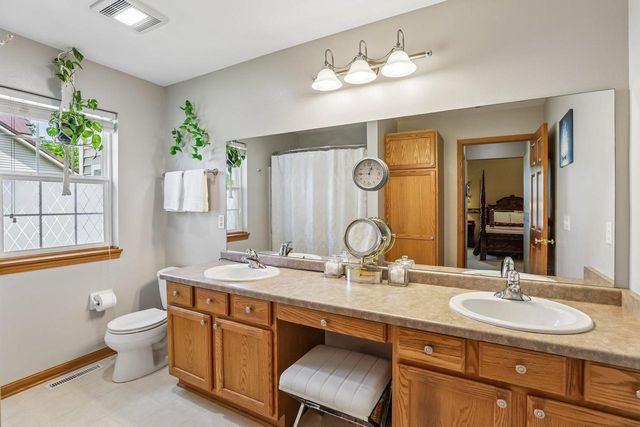 1085 Hillebrand Drive, Jefferson, WI 53549