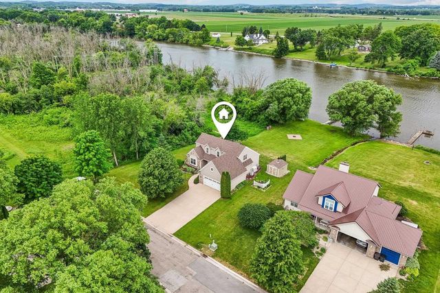 1085 Hillebrand Drive, Jefferson, WI 53549