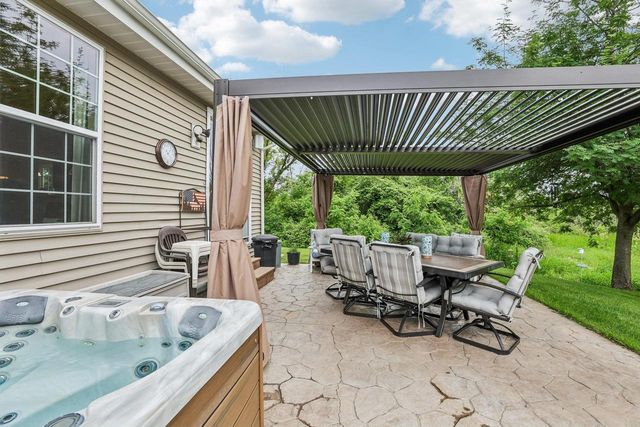 1085 Hillebrand Drive, Jefferson, WI 53549