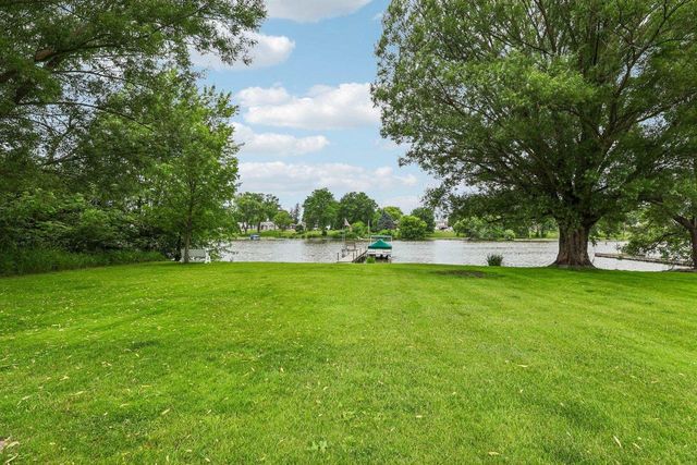 1085 Hillebrand Drive, Jefferson, WI 53549
