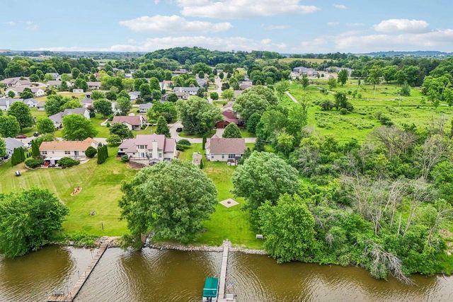 1085 Hillebrand Drive, Jefferson, WI 53549