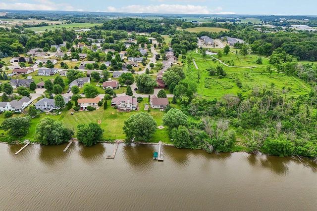 1085 Hillebrand Drive, Jefferson, WI 53549