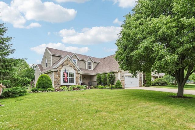 1085 Hillebrand Drive, Jefferson, WI 53549
