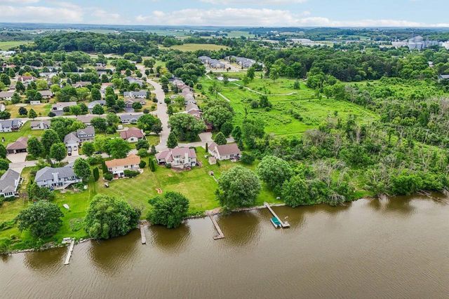 1085 Hillebrand Drive, Jefferson, WI 53549