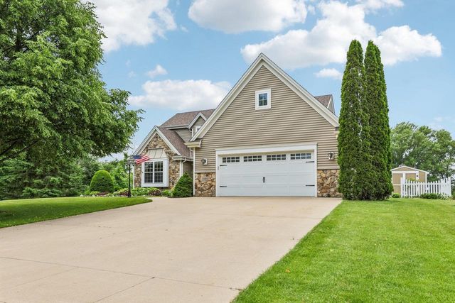 1085 Hillebrand Drive, Jefferson, WI 53549