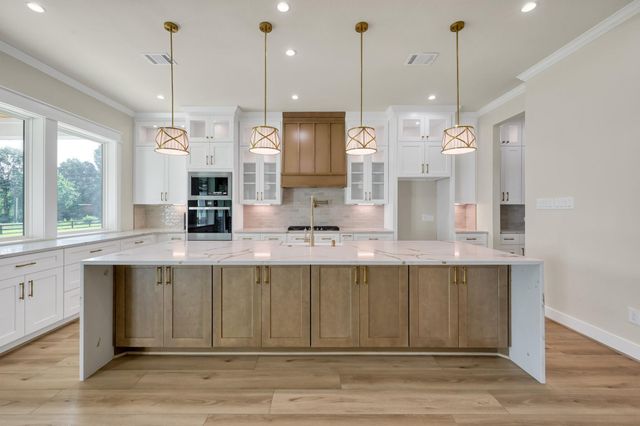 24816 Two Rivers Road, Montgomery, TX 77316