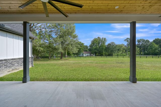 24816 Two Rivers Road, Montgomery, TX 77316