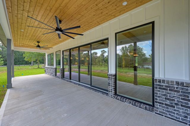 24816 Two Rivers Road, Montgomery, TX 77316
