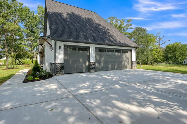 24816 Two Rivers Road, Montgomery, TX 77316
