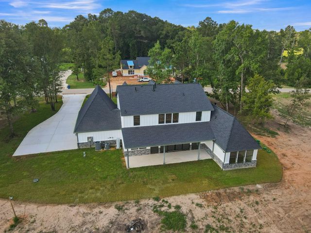 24816 Two Rivers Road, Montgomery, TX 77316