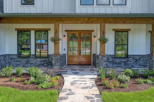 24816 Two Rivers Road, Montgomery, TX 77316