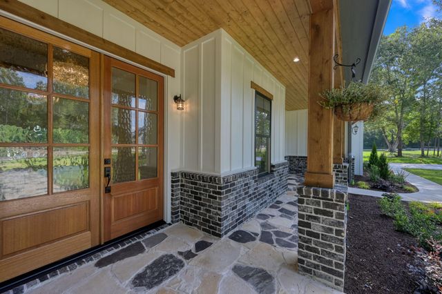24816 Two Rivers Road, Montgomery, TX 77316