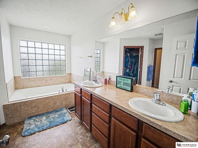 1510 Latham Street, Lincoln, NE 68521