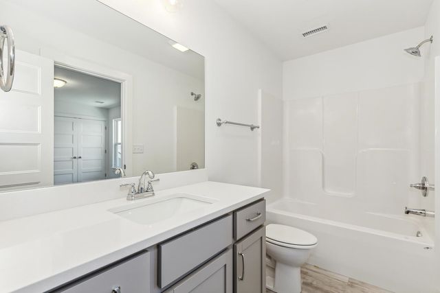 419 E Park Pl, Andover, KS 67002
