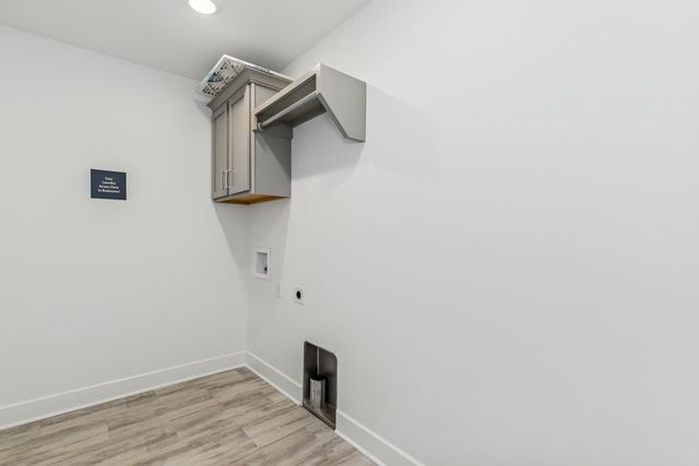 419 E Park Pl, Andover, KS 67002