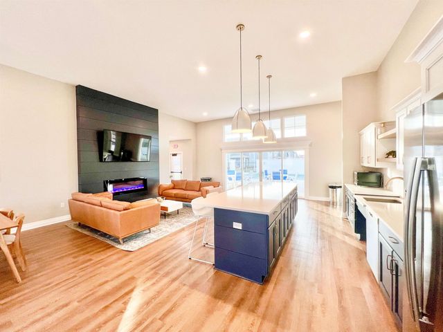 419 E Park Pl, Andover, KS 67002