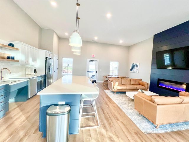 419 E Park Pl, Andover, KS 67002