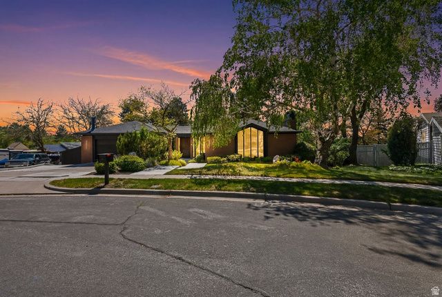 3545 E AVONDALE DR, Cottonwood Heights, UT 84121
