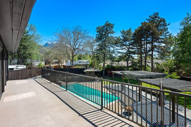3545 E AVONDALE DR, Cottonwood Heights, UT 84121