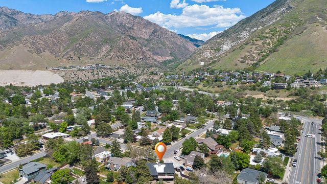 3545 E AVONDALE DR, Cottonwood Heights, UT 84121