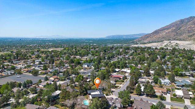 3545 E AVONDALE DR, Cottonwood Heights, UT 84121