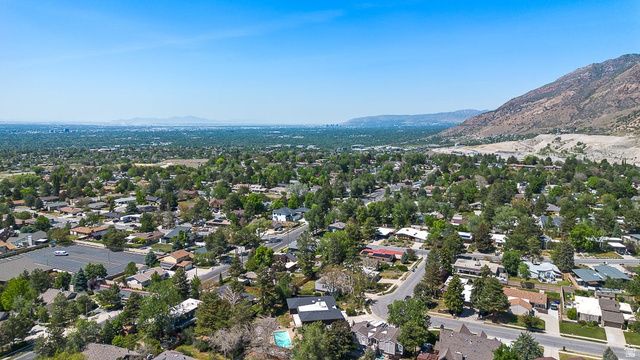 3545 E AVONDALE DR, Cottonwood Heights, UT 84121