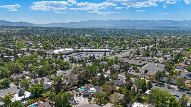 3545 E AVONDALE DR, Cottonwood Heights, UT 84121