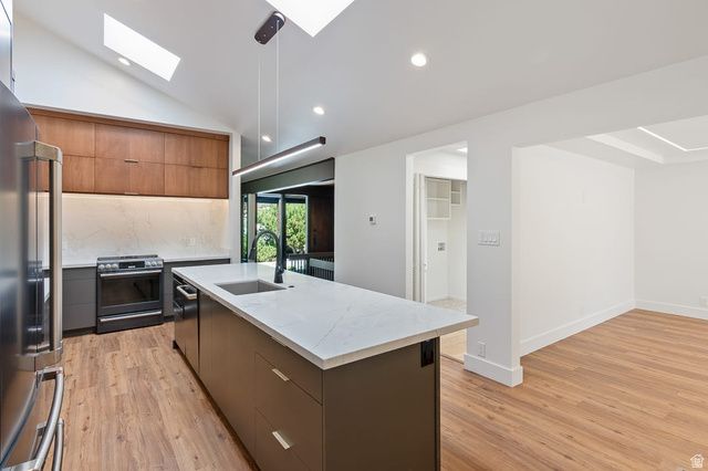 3545 E AVONDALE DR, Cottonwood Heights, UT 84121