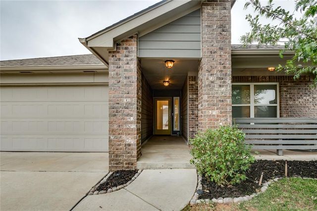216 Evermore Lane, Yukon, OK 73099