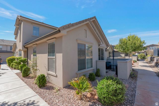 1907 E HOLIDAY LN, Washington, UT 84780