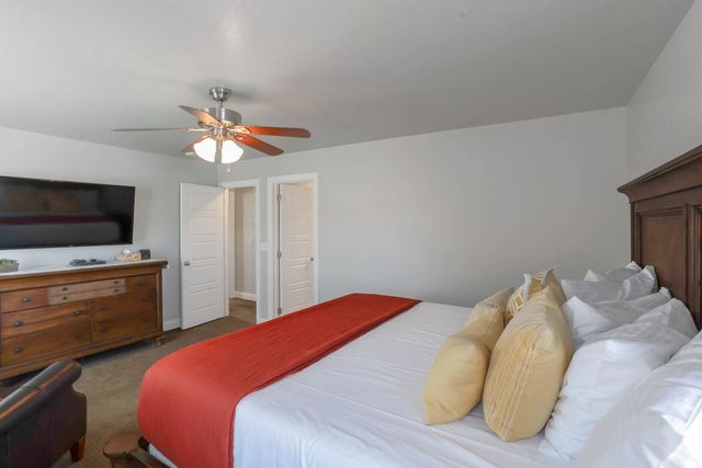 1907 E HOLIDAY LN, Washington, UT 84780