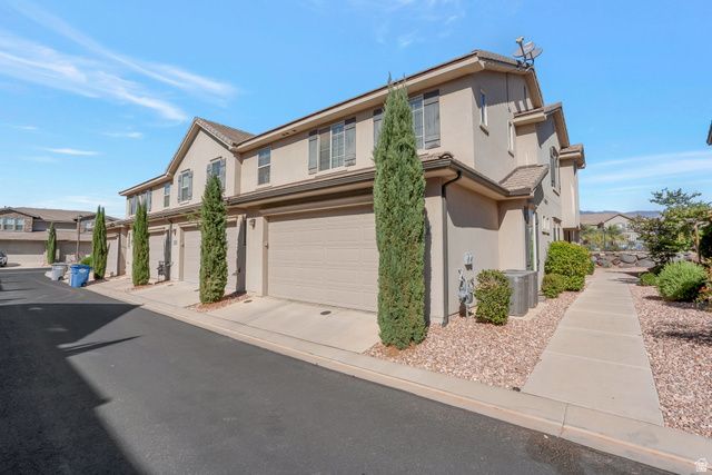 1907 E HOLIDAY LN, Washington, UT 84780