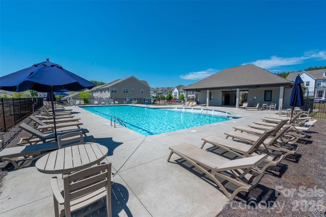 15740 Country House Street, Charlotte, NC 28273