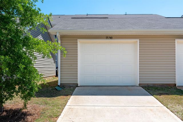 15740 Country House Street, Charlotte, NC 28273