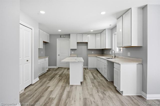 3120 Roma Court, Wixom, MI 48393