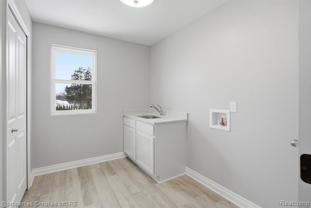 3120 Roma Court, Wixom, MI 48393