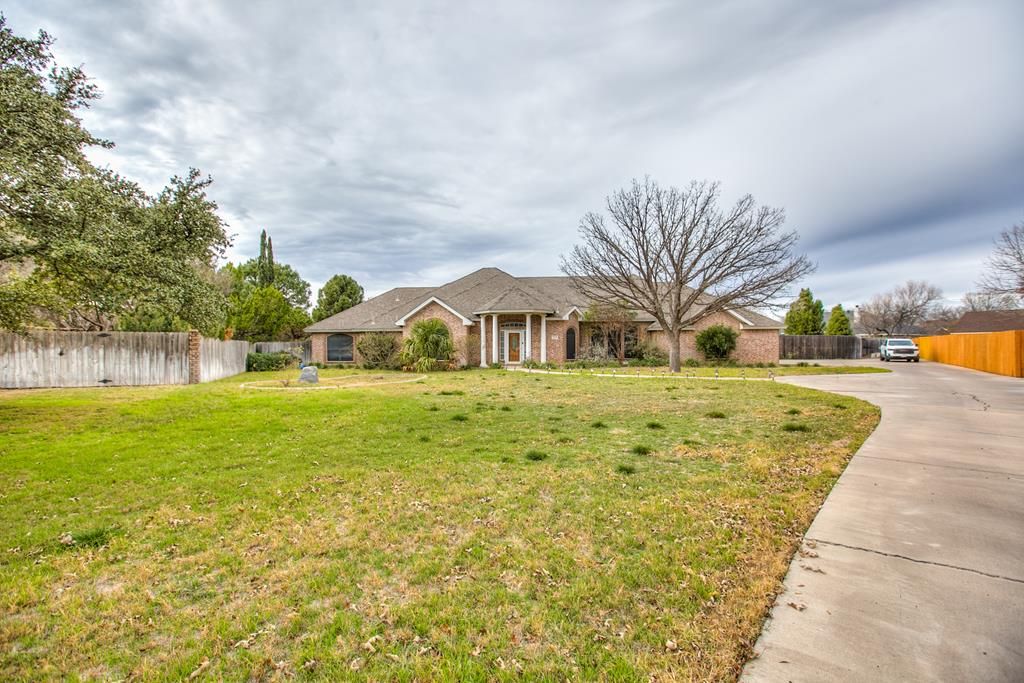 Image 1 of property listing at 1412 Doral Ct, San Angelo, TX 76904