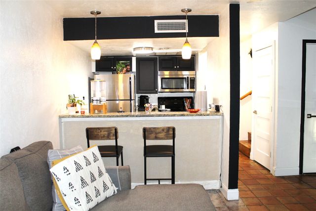 2702 Douglas Avenue 106, Dallas, TX 75219